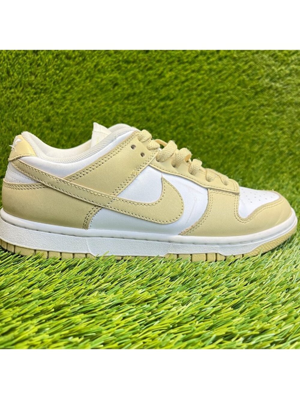 Nike Dunk Low Mens Size 7 Team‎ Gold White Athletic Lifestyle Shoes Sneakers